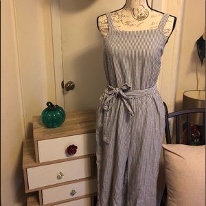 Cropped romper with tie belt. Adjustable straps!